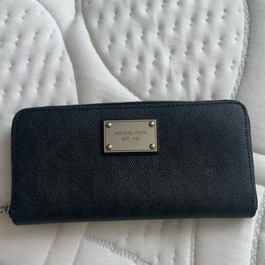 Michael Kors Jet Set Women’s wallet